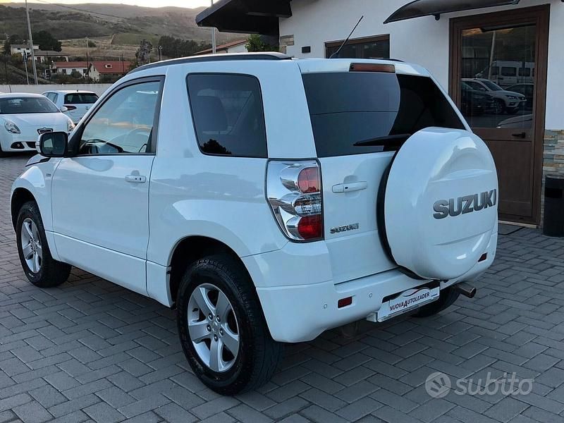 Usata Suzuki Grand Vitara 129 CV (94 kW) 2010 Bianco SUV