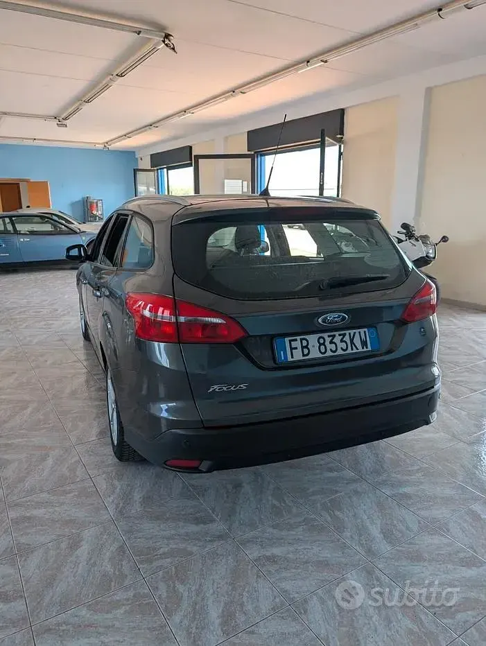 Usata Ford Focus Titanium 105 CV (77 kW) 2015 Grigio Station wagon