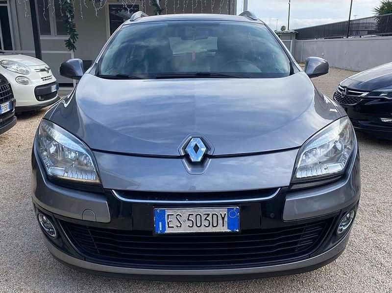 Usata Renault Mégane III 110 CV (80 kW) 2013 Grigio Station wagon