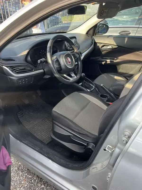 Usata Fiat Tipo Opening Edition 95 CV (69 kW) 2016 Argento Berlina