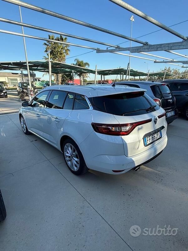 Usata Renault Mégane GrandTour Bose Edition 110 CV (80 kW) 2016 Bianco Station wagon