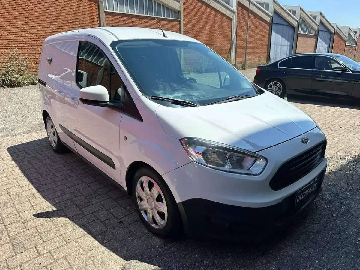 Usata Ford Courier 75 CV (55 kW) 2016 Bianco Monovolume