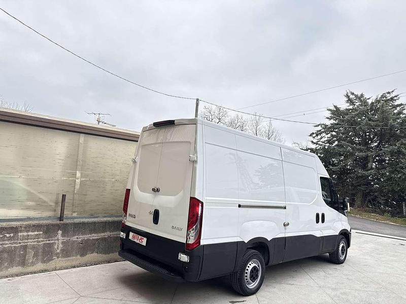 Usata Iveco 35.12 116 CV (85 kW) 2020 Bianco Furgone