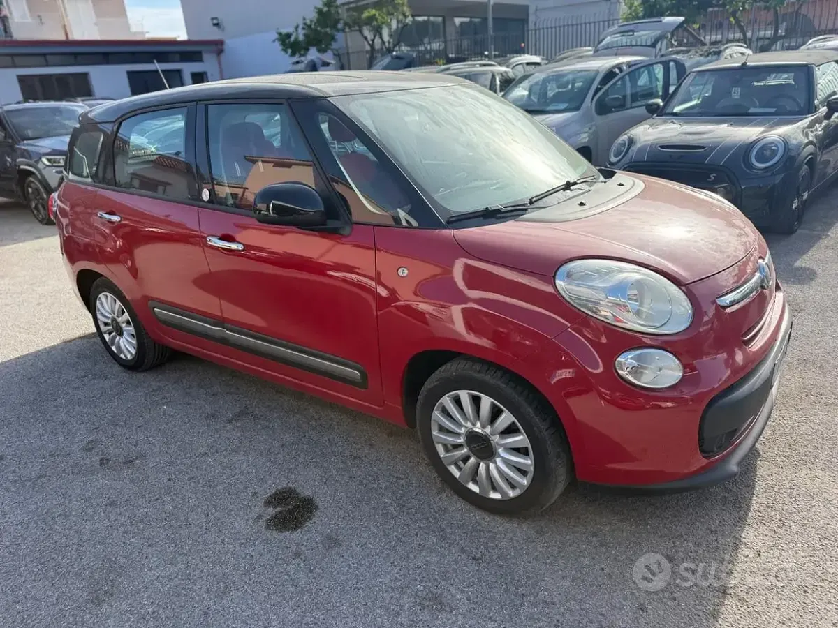 Używany Fiat 500L Living 105 KM (77 kW) 2015 Czerwony Minivan