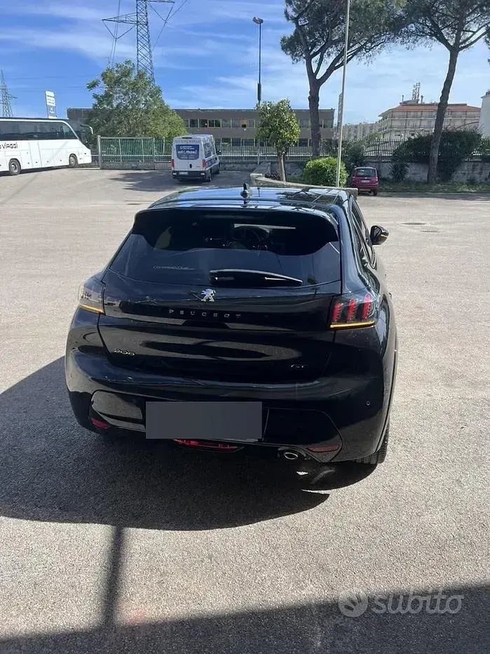 Usata Peugeot 208 GT 101 CV (74 kW) 2023 Nero Utilitaria