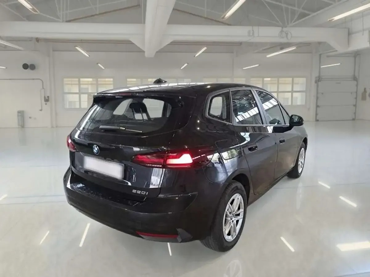 Usata BMW 220 Active Tourer 156 CV (114 kW) 2023 Nero Monovolume