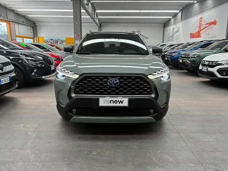 Usata Toyota Corolla Cross Lounge 140 CV (102 kW) 2023 Verde SUV