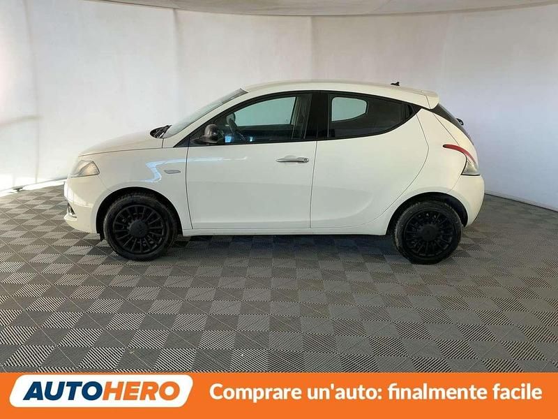 Usata Lancia Ypsilon Silver 69 CV (50 kW) 2022 Bianco Utilitaria