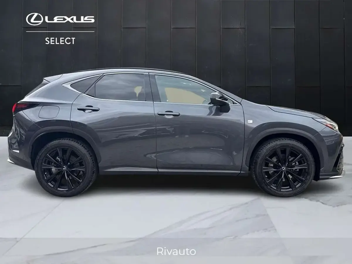 Usata Lexus NX300h Sport Line 309 CV (227 kW) 2022 Grigio SUV
