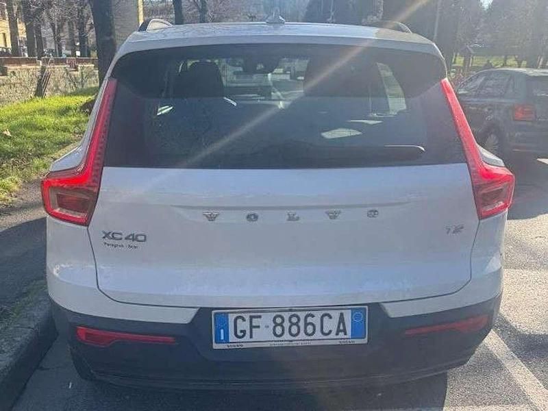Usata Volvo XC40 Momentum 129 CV (94 kW) 2021 Bianco SUV