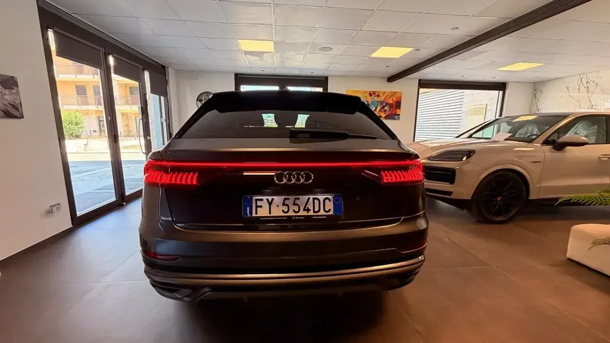 Usata Audi Q8 Sport 285 CV (209 kW) 2019 Grigio SUV