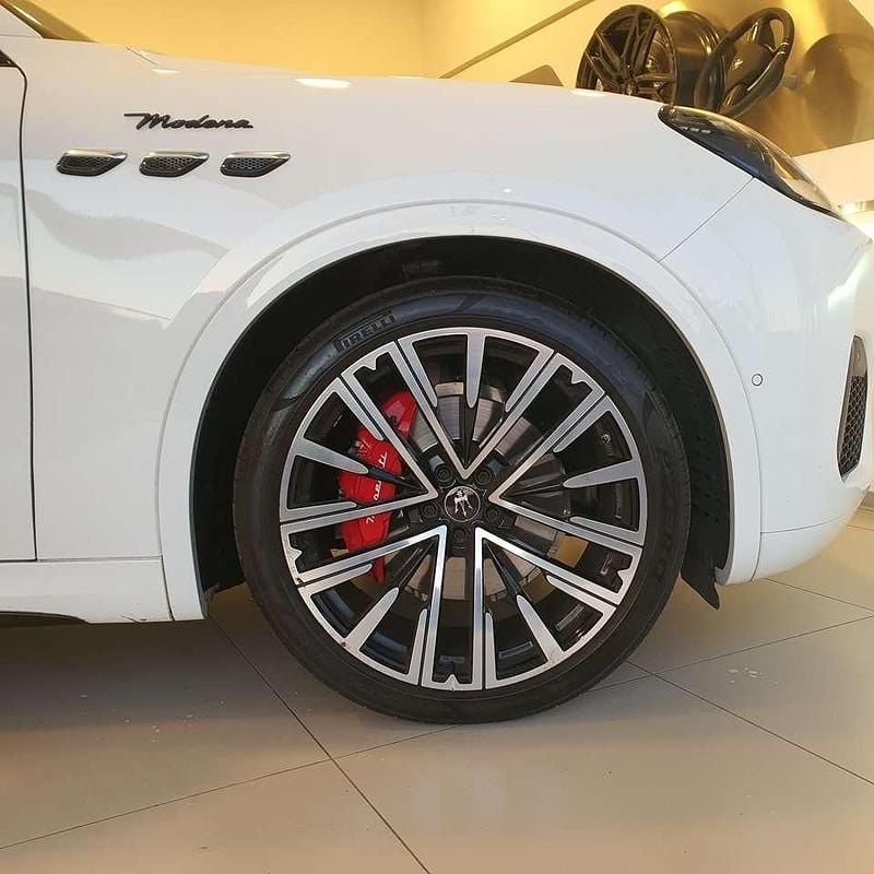 Usata Maserati Grecale 330 CV (242 kW) 2024 Bianco pastello SUV