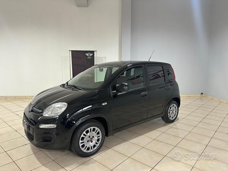 Usata Fiat Panda Lounge 69 CV (50 kW) 2016 Nero Utilitaria
