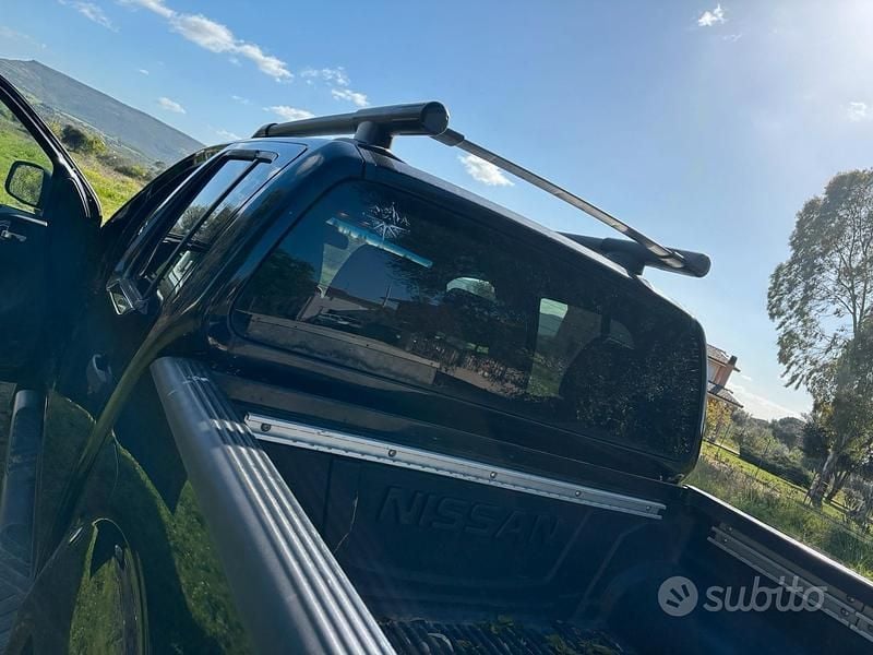 Usata Nissan Navara 190 CV (139 kW) 2010 Nero Pick-up