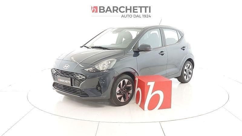 Grigio Usata 2023 Hyundai i10 Due volumi | 15.900 € (Cara) - Immagine 1/4