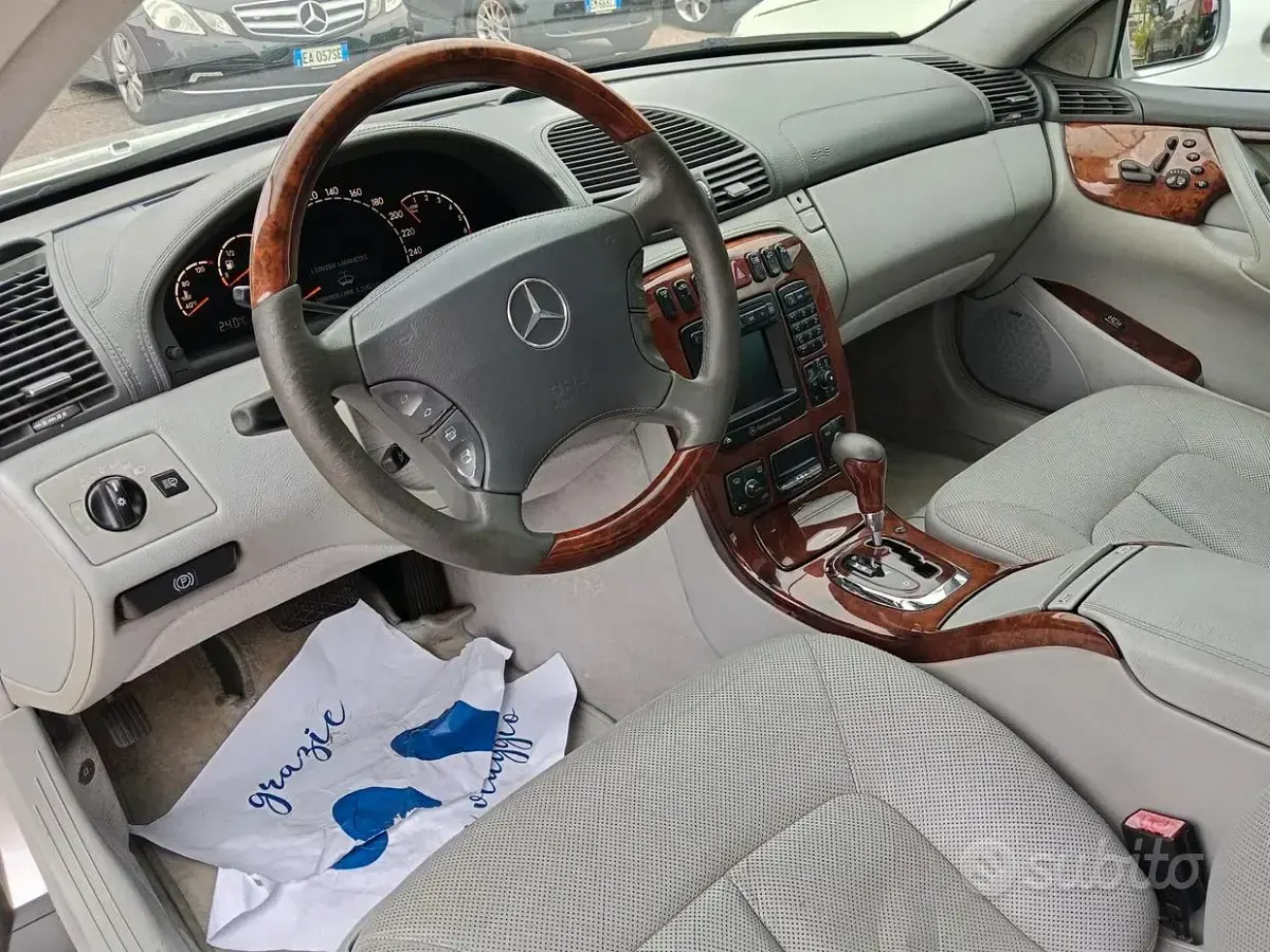 Usata Mercedes CL500 306 CV (225 kW) 2002 Grigio Coupé