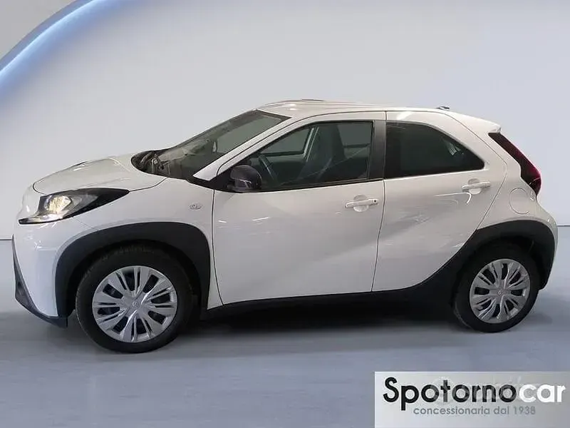 Usata Toyota Aygo X Active 72 CV (52 kW) 2022 Bianco SUV