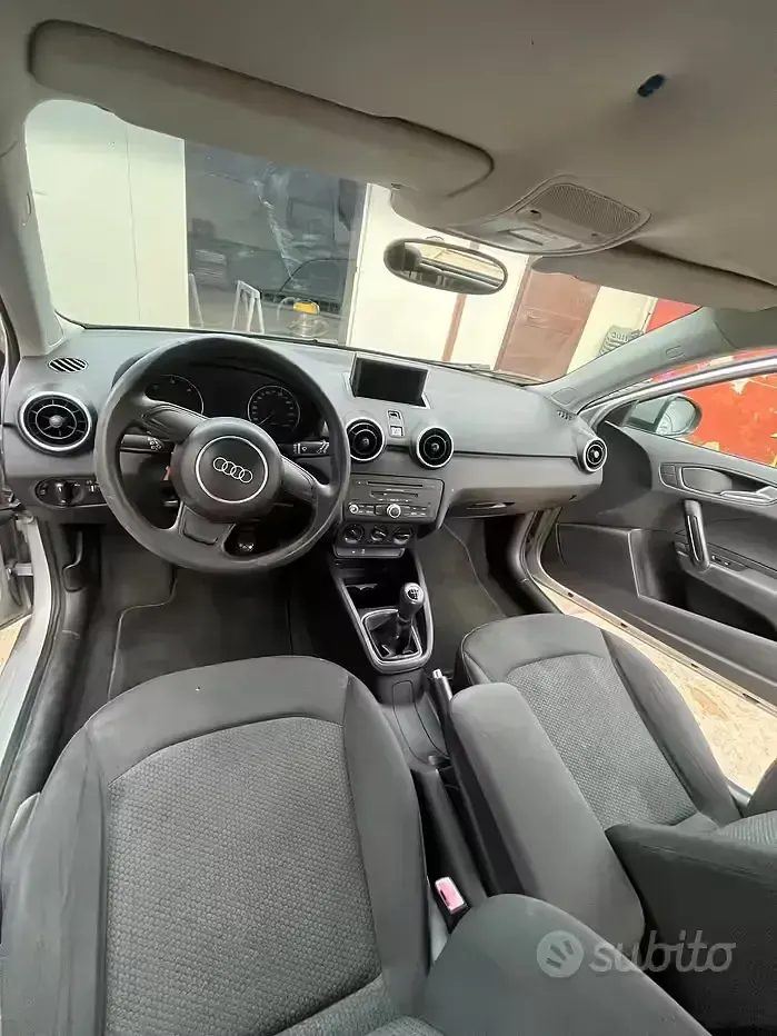 Usata Audi A1 105 CV (77 kW) 2012 Grigio Utilitaria