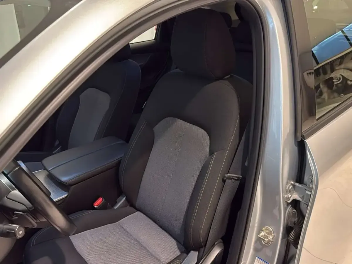 Usata Mazda CX-60 Exclusive-Line 328 CV (241 kW) 2023 Argento SUV