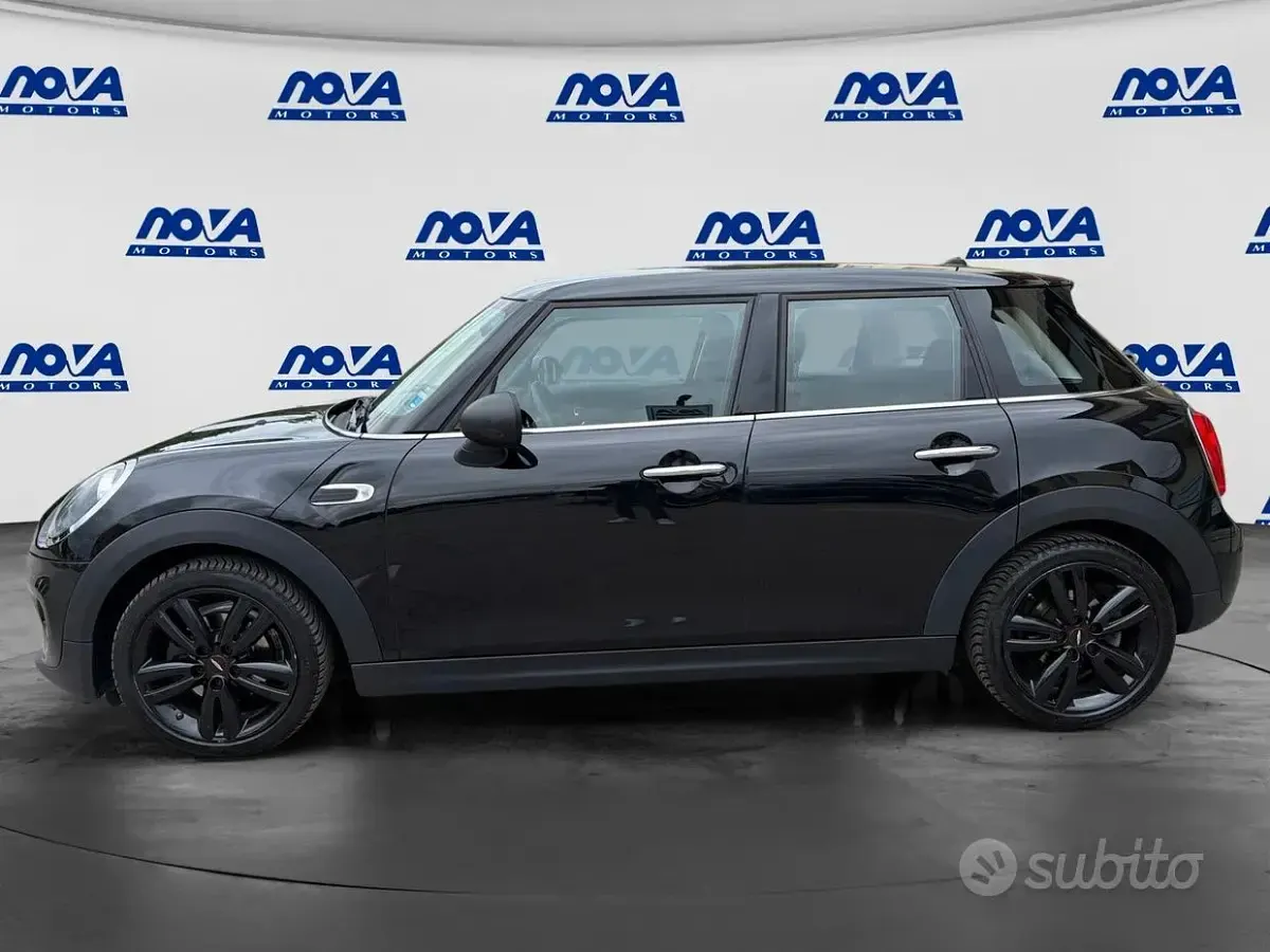 Usata Mini ONE 75 CV (55 kW) 2018 Nero Utilitaria