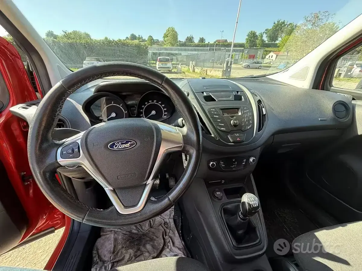 Usata Ford Courier 75 CV (55 kW) 2018 Rosso Monovolume