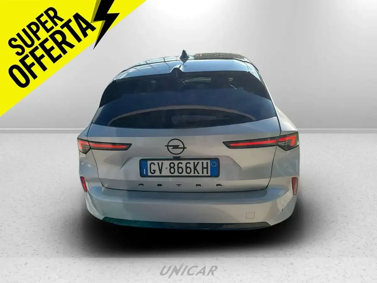 Usata Opel Astra Ultimate 131 CV (96 kW) 2024 Grigio Utilitaria