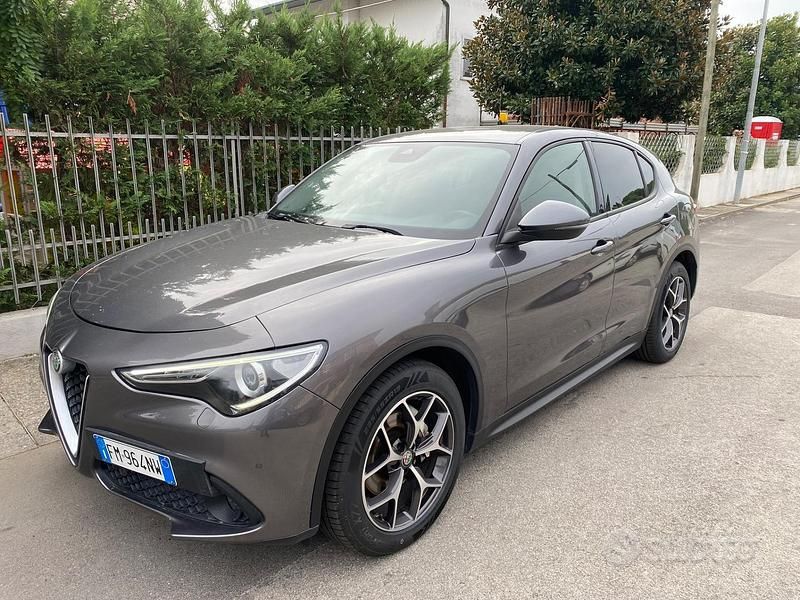 Usata Alfa Romeo Stelvio Executive 180 CV (132 kW) 2018 Grigio SUV