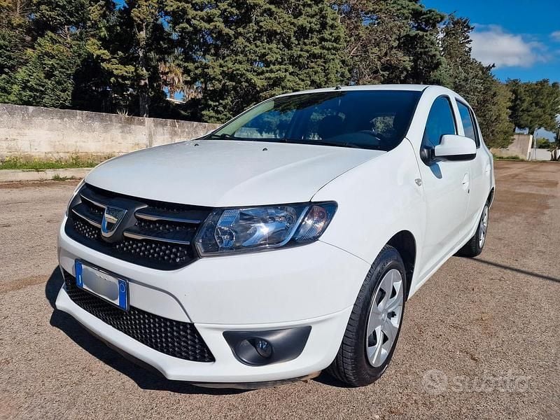 Usata Dacia Sandero Ambiance 75 CV (55 kW) 2014 Bianco Berlina