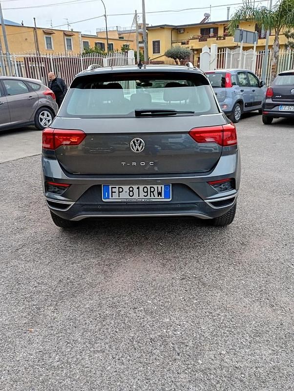 Usata VW T-Roc 116 CV (85 kW) 2018 Grigio SUV