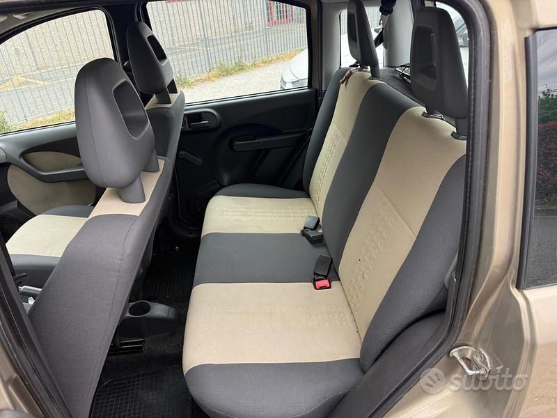 Begagnad Fiat Panda Dynamic 69 HK (50 kW) 2009 Halvkombi