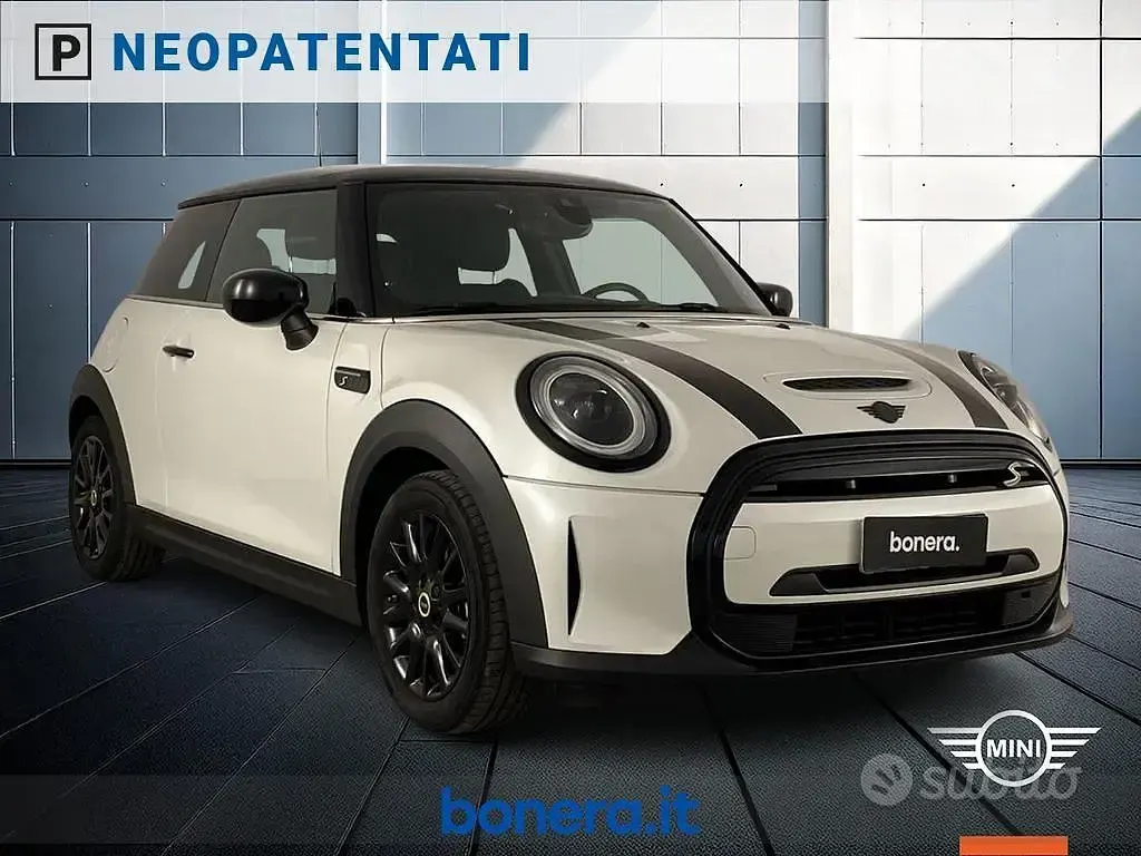 Usata Mini Cooper SE Classic 135 kW (184 CV) 2023 Bianco Utilitaria
