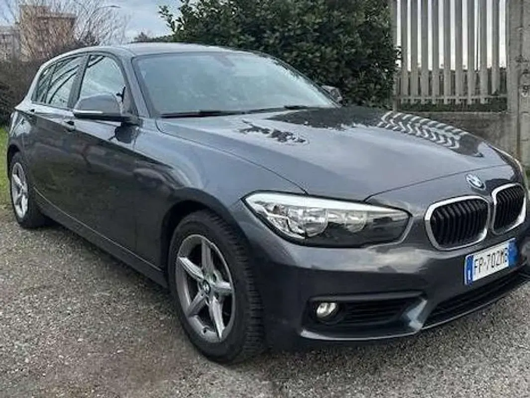 Usata BMW 118 Advantage 150 CV (110 kW) 2018 Grigio Berlina