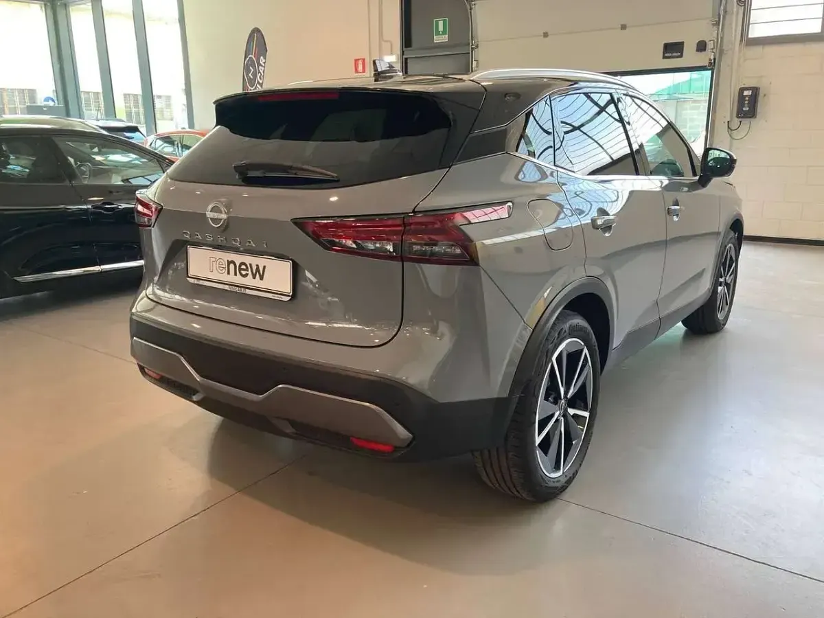 Usata Nissan Qashqai Tekna 140 CV (102 kW) 2024 Ceramic grey SUV