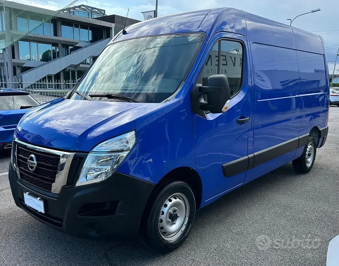 Usata Nissan Interstar 135 CV (99 kW) 2022 Blu/azzurro Furgone