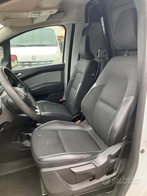 Usata Renault Kangoo Edition One 75 CV (55 kW) 2021 Bianco Monovolume