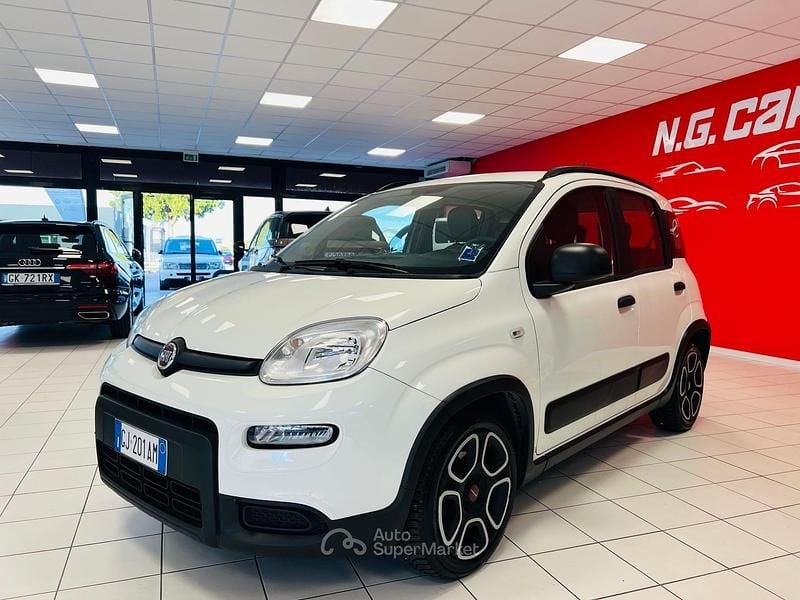Bianco Usata 2022 Fiat Panda Due volumi | 11.500 € (Buon prezzo) - Immagine 1/4