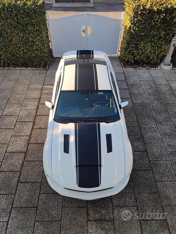 Usata Ford Mustang Convertible 314 CV (230 kW) 2010 Bianco Coupé