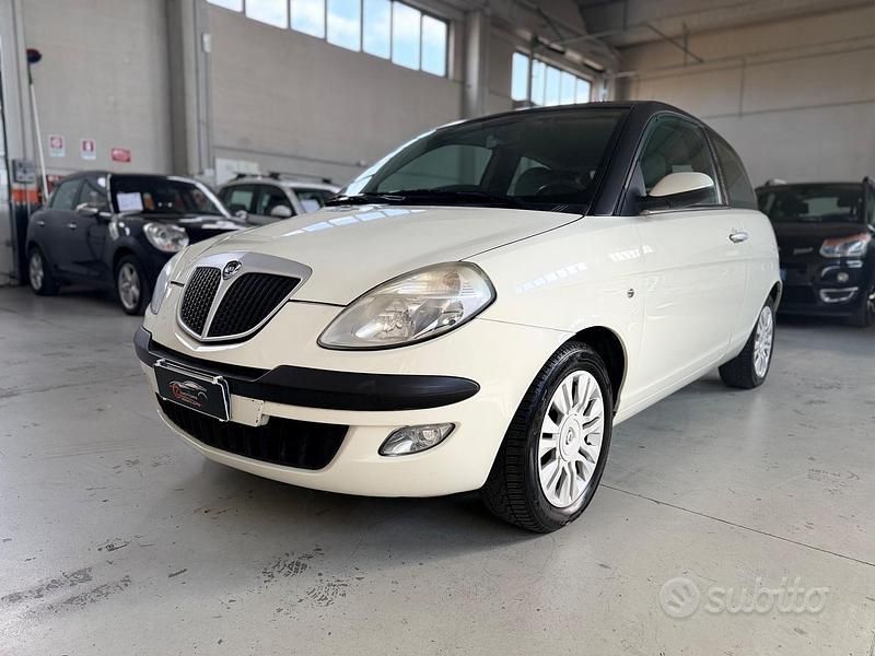 Usata Lancia Ypsilon 80 CV (58 kW) 2006 Beige Utilitaria