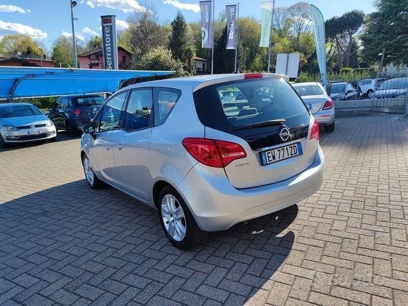 Usata Opel Meriva Cosmo 101 CV (74 kW) 2014 Argento Monovolume