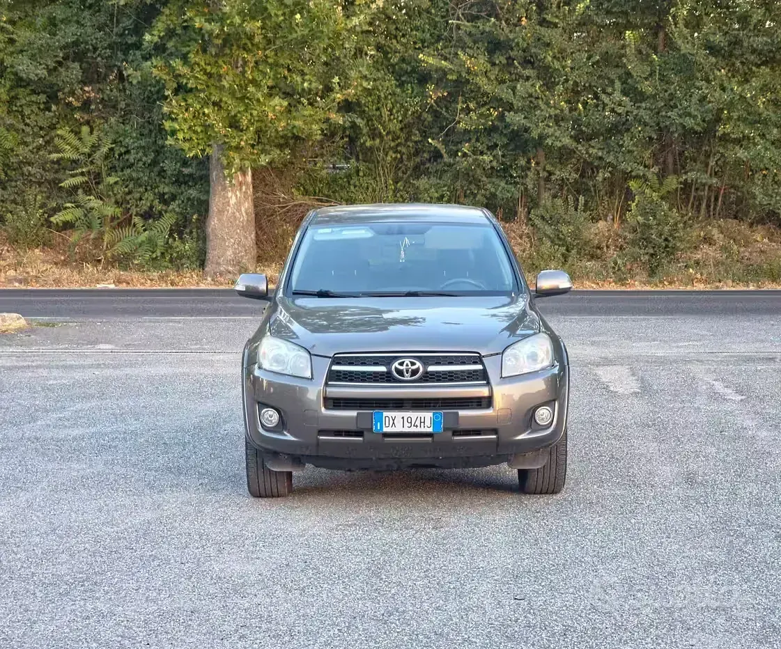 Usata Toyota RAV4 150 CV (110 kW) 2009 Marrone SUV