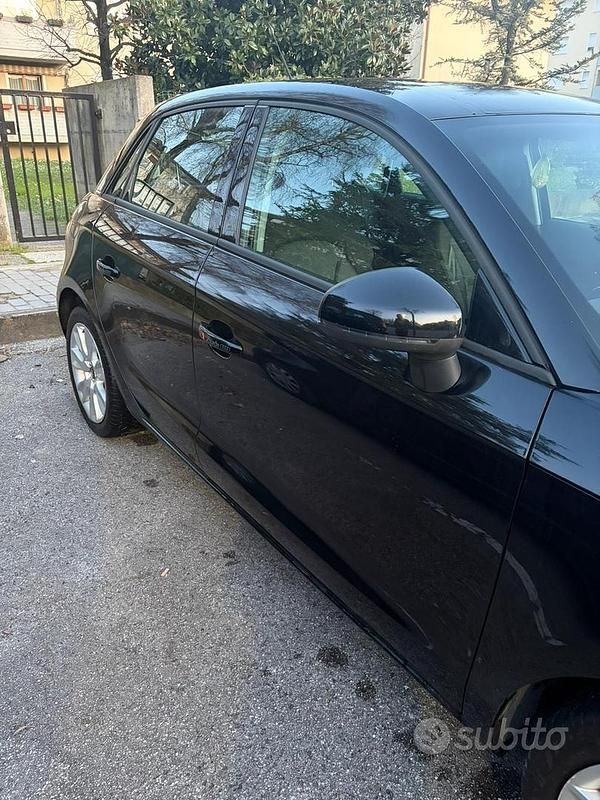 Usata Audi A1 Sportback Ambition 86 CV (63 kW) 2013 Nero Utilitaria