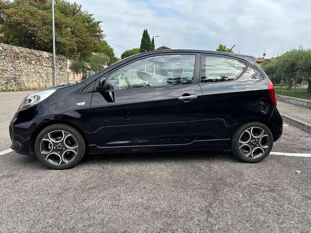Usata Kia Picanto 85 CV (62 kW) 2013 Nero Utilitaria