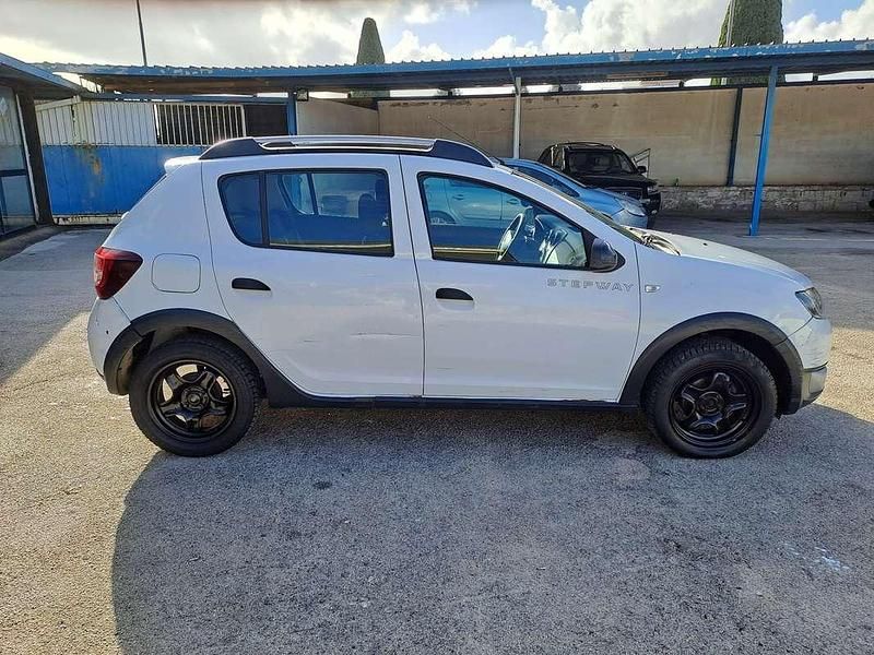 Usata Dacia Sandero Prestige 90 CV (66 kW) 2016 Berlina