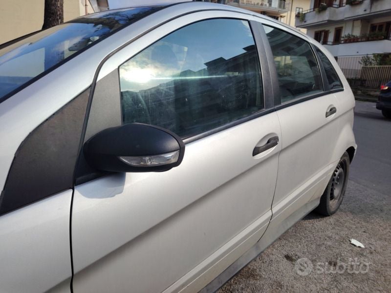 Usata Mercedes B180 109 CV (80 kW) 2007 Grigio Monovolume