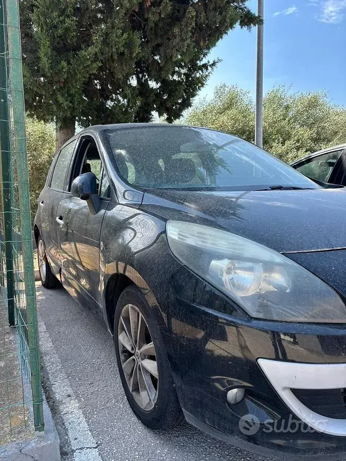 Usata Renault Scénic 110 CV (80 kW) 2011 Monovolume