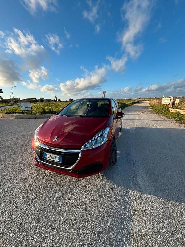 Usata Peugeot 208 75 CV (55 kW) 2016 Rosso Utilitaria