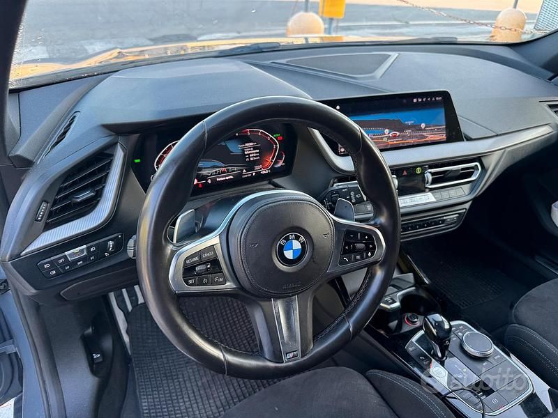 Begagnad BMW 118 M Sport 150 HK (110 kW) 2020 Grå Halvkombi