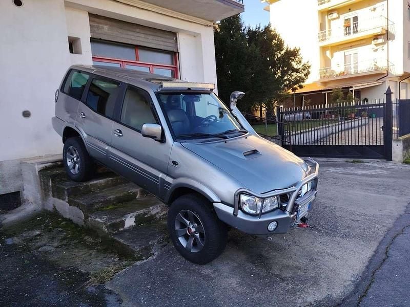 Usata Nissan Terrano 158 CV (116 kW) 2004 Argento SUV