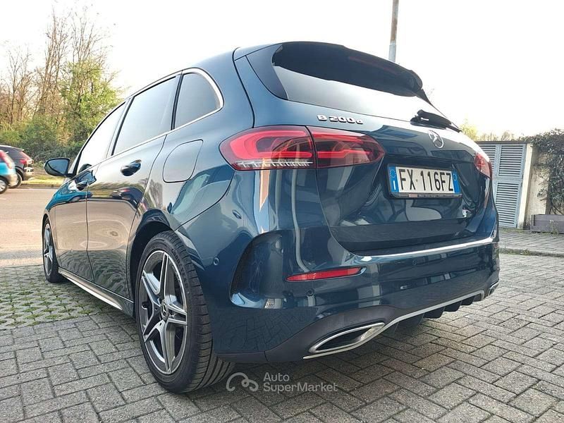 Usata Mercedes B200 Premium 150 CV (110 kW) 2019 Blu/azzurro Monovolume