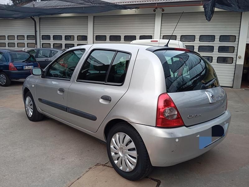 Usata Renault Clio II 74 CV (54 kW) 2008 Grigio Berlina